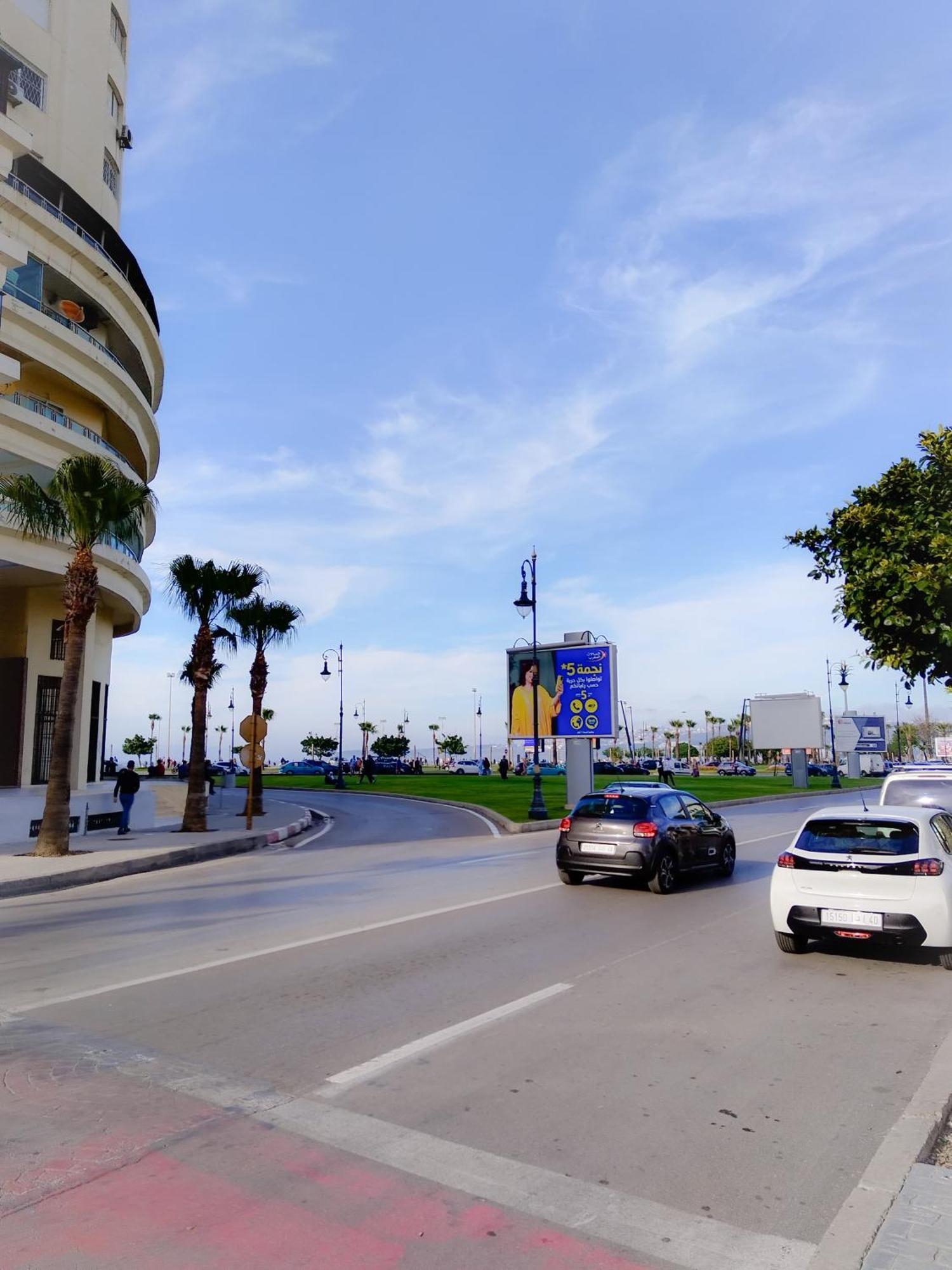 Incroyable Appartement A Playa Enface Cafe Sky 17 Tanger Ngoại thất bức ảnh
