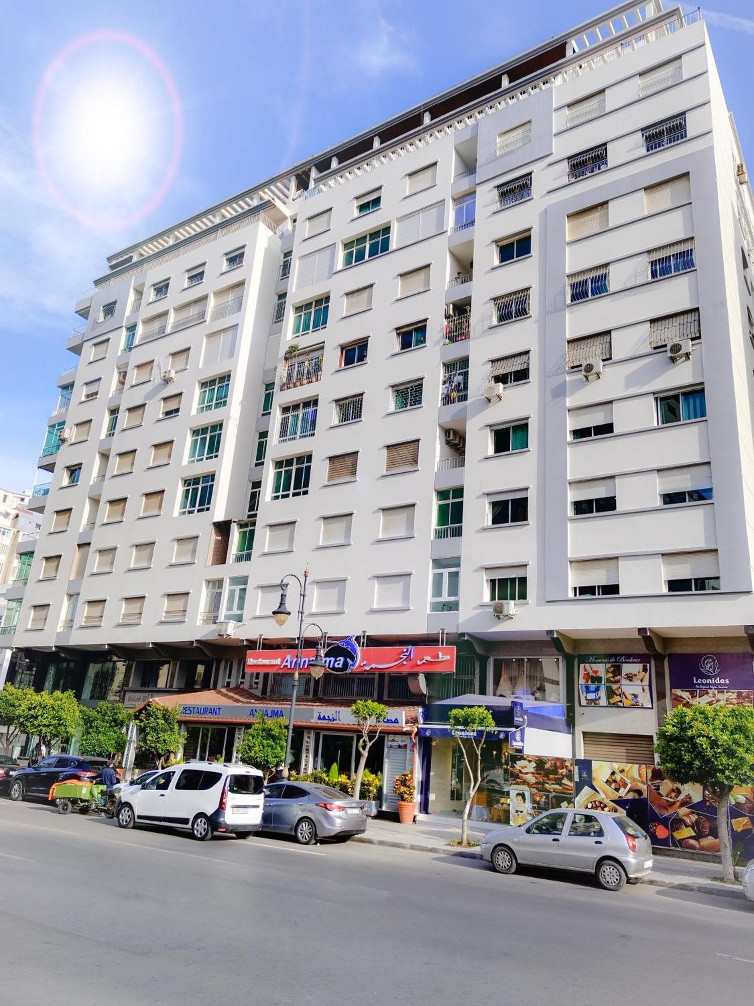 Incroyable Appartement A Playa Enface Cafe Sky 17 Tanger Ngoại thất bức ảnh